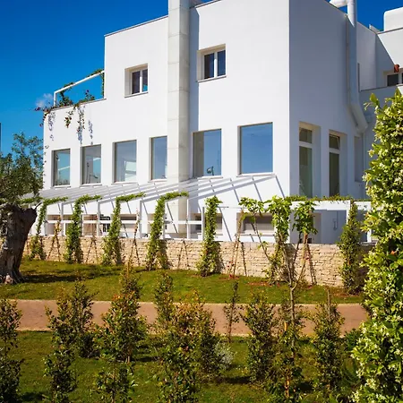 Cala Ponte, A Tribute Portfolio 5*