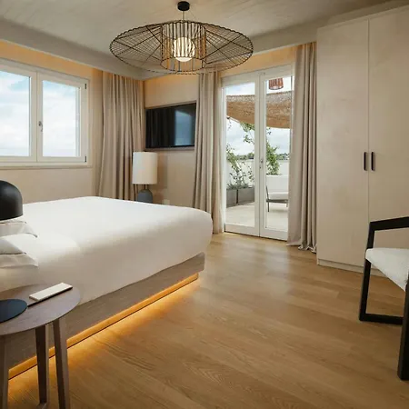 Cala Ponte, A Tribute Portfolio 5*