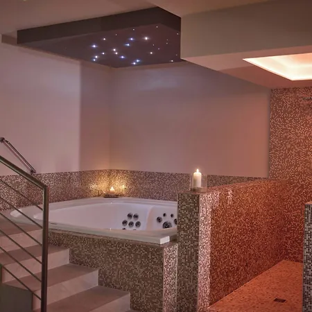 Cala Ponte, A Tribute Portfolio 5*