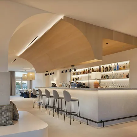 Cala Ponte, A Tribute Portfolio 5*