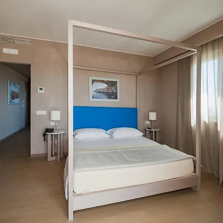 Cala Ponte 4* Полиньяно-а-Маре