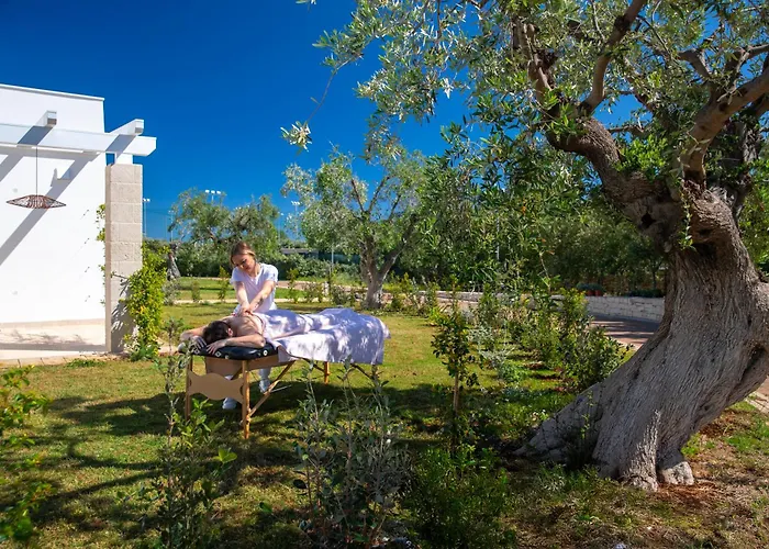 Cala Ponte, A Tribute Portfolio 5*