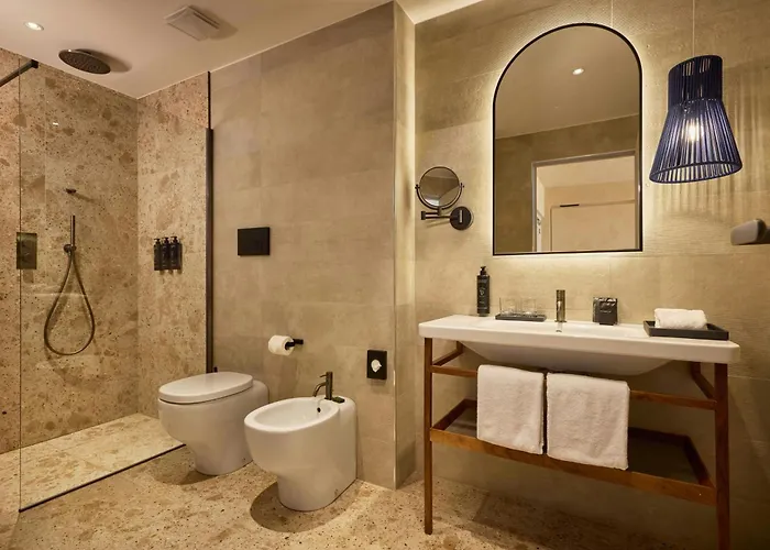 Cala Ponte, A Tribute Portfolio 5*