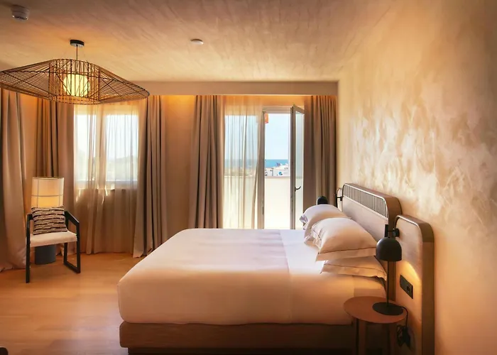 Cala Ponte, A Tribute Portfolio 5*